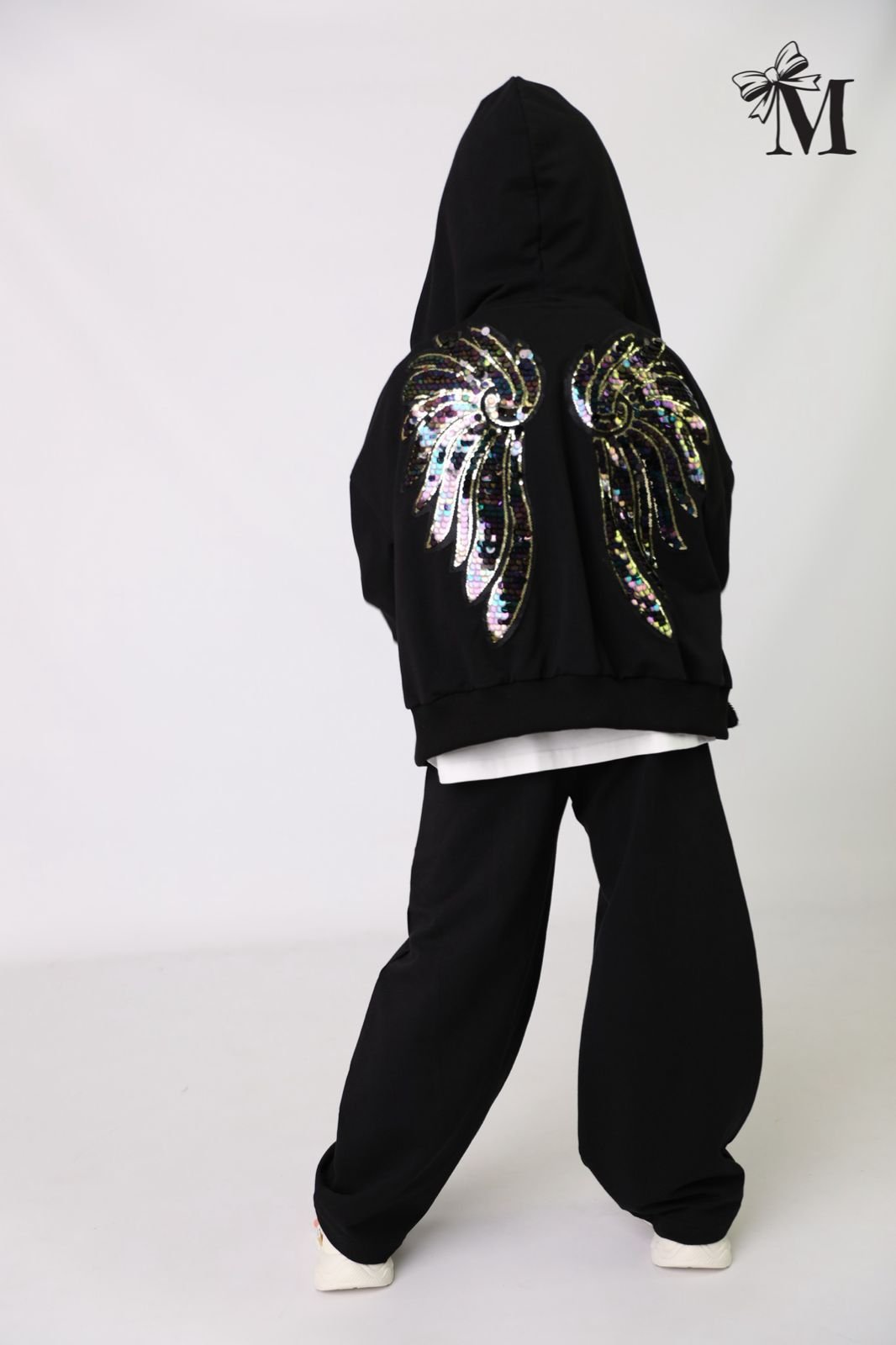 Bluza ze skrzydłami dziewczęca czarna MałaMi 2788-31726