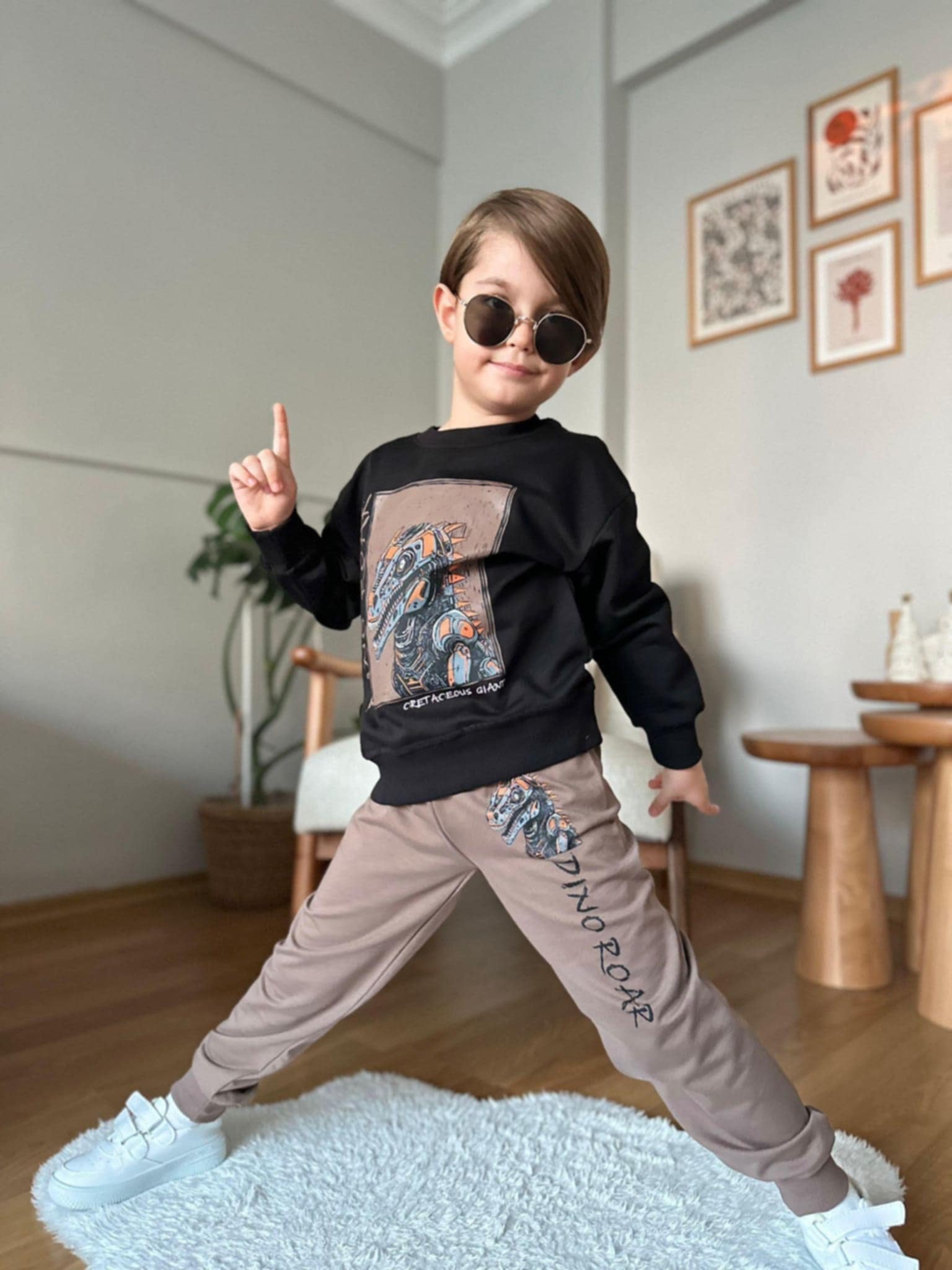 Dres dinoroar chłopięcy brązowy Kocak 1323-7825-4